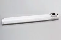 Светильник люминесцентный с 1-й розеткой 18W/220-240V, 2700K, отделка под алюминий