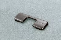 Накладка на чашку петли с логотипом SALICE, отделка отделка титаниум