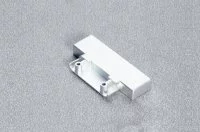 Адаптер для крепления ответной планки к фасаду из узкого алюминиевого профиля Адаптер для крепления ответной планки к фасаду из узкого алюминиевого профиля
