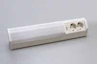 Светильник люминесцентный 2-мя розетками 11W/220-240V, 2700K, отделка белый