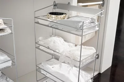 Выдвижная полка для белья, трёхуровневая