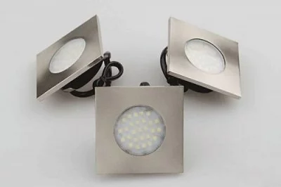 GTV: Комплект квадратных светодиодных светильников MARBELLA Plus (внутренний), 3x1,5W, 27 диодов, 230VAC, 2700K, холодный белый LD-KWP27ZB-53