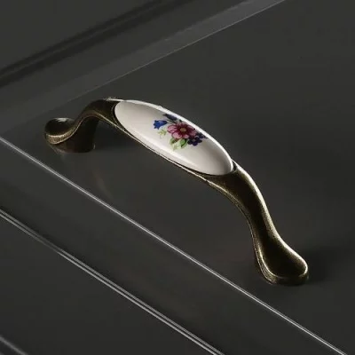 Мебельная фарфоровая ручка старое золото/розовый цветок GTV UP-WP0728-PR