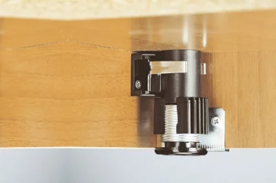 Клипса под шуруп для ножек серии 300