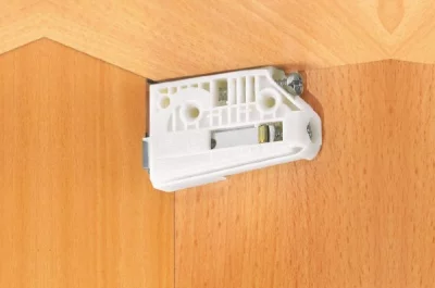 Подвеска полок на бобышках под крышечку, левая