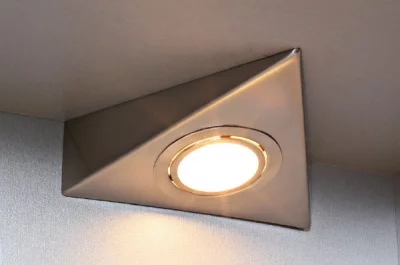 Светильник треугольный сенсорный, отделка хром глянец (комплект из 3-х штук)