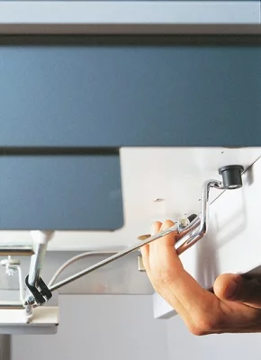 Kessebohmer: Столик-трансформер для тумб шириной 450 - 600 мм.