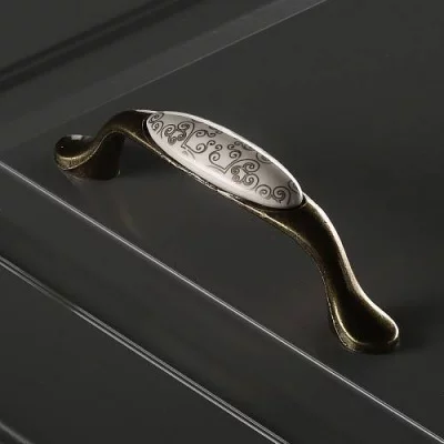 Мебельная фарфоровая ручка C=96мм, старое золото/золотой орнамент GTV UP-WP0728-PC-04