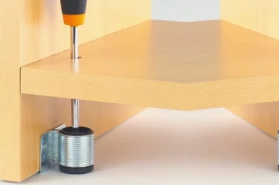 Ножка накладная с пластиковым подпятником