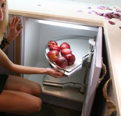 Kessebohmer: Карусель-750, 1/2, «Арена-Стиль«. Kessebohmer: Карусель-750, 1/2, «Арена-Стиль«.