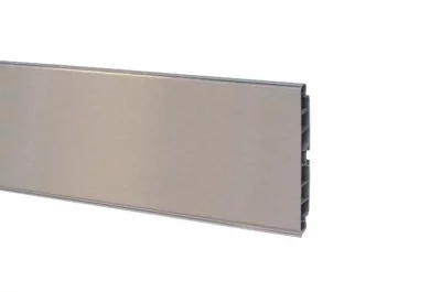 180/813 Цоколь ПВХ Н.100, L=4000, под шлифованную нержавеющую сталь