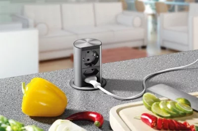 Встраиваемый блок ELEVATOR (1 розетка Schuko, 2 розетки Euro, 250 В), отделка сталь нержавеющая/чёрный