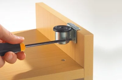 Ножка накладная с пластиковым подпятником