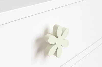 Ручка-кнопка, отделка магнолия