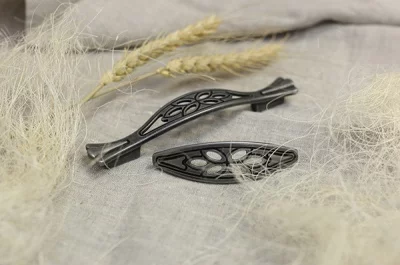 Ручка-скоба 128-096мм, отделка железо античное чёрное