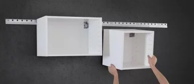 Комплект №5: Набор для кухонных шкафов из ножек с клипсами и навесов с рейкой