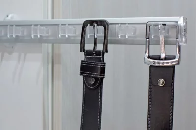 Выдвижной держатель для ремней, отделка алюминий полированный + транспарент