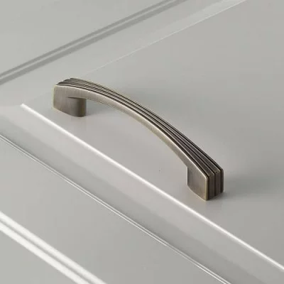 GTV: Ручка мебельная VASTO C=96 мм, брашированная латунь UZ-VASTO-96-09