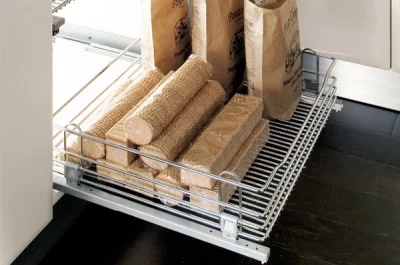 Сетка выкатная с доводчиком Blumotion в базу 600, Н=170, с креплением к фасаду