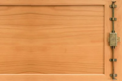 Замок в комплекте со штангами 1200 мм, отделка бронза античная Замок в комплекте со штангами 1200 мм, отделка бронза античная